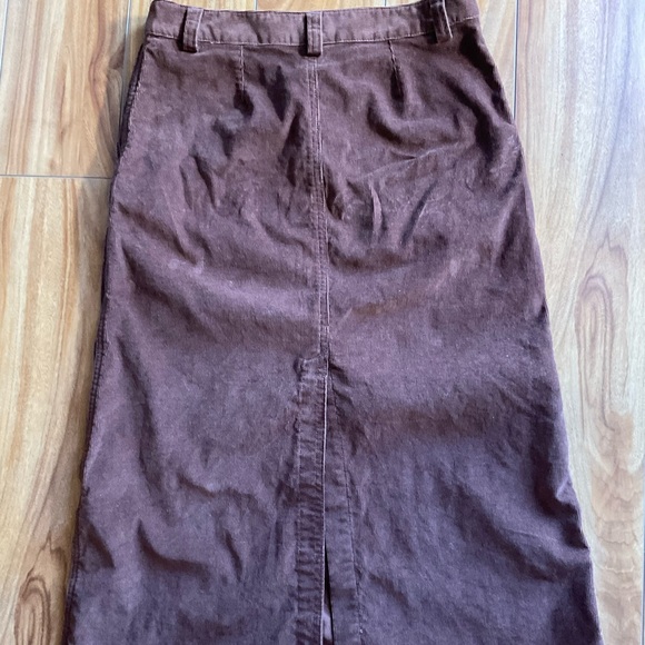 *SOLD* Aritzia Sunday Best Corduroy Mid Skirt - Picture 3 of 5
